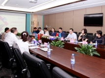 南山區(qū)人大常委會鄧志榮副主任考察長亮科技